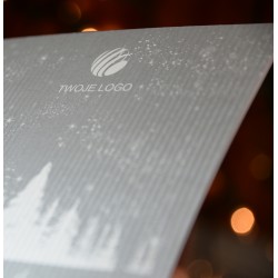 firmowa kartka świąteczna las choinek z logiem