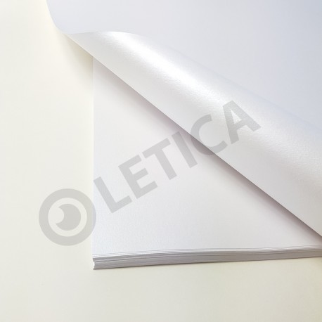 Papier ozdobny Biała Perła A4 300g / 8 arkuszy w kpl.